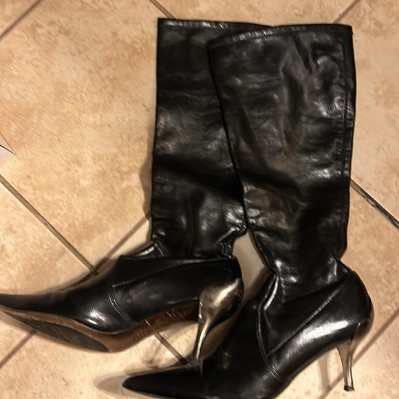 Donald J Pliner patent leather boots with a stretch calf in a metal heel sz 10 m - Picture 7 of 8